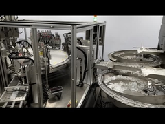 Machine de soudage par ultrasons pour bouchons d'infusion