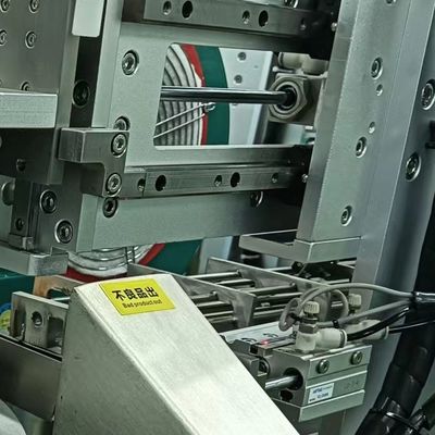 Un bon prix. Machine d'assemblage de produits médicaux pour l'alimentation des lames OEM avec système de commande PLC en ligne