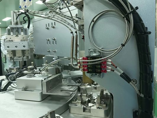 Un bon prix. Machine d'assemblage à capuche linéaire de 50 Hz en ligne