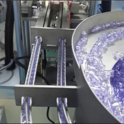 Un bon prix. Machine d'assemblage de produits médicaux innovante et personnalisable pour l'assemblage de connecteurs sans aiguille pour perfusion en ligne