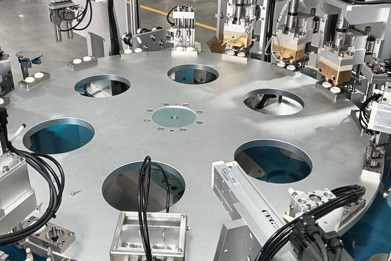 Un bon prix. Capuchon automatique de séchoir avec machine d'assemblage de produits de première nécessité pour les produits pharmaceutiques et les soins de santé en ligne