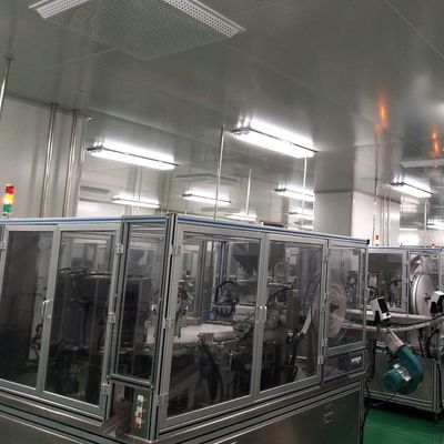 Un bon prix. La machine d'assemblage du bouchon de sécheur connectée à la machine de remplissage en ligne