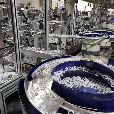 Un bon prix. Machine d'assemblage de produits de première nécessité à haute performance pour les pulvérisateurs d'eau et les pulvérisateurs à déclencheur en ligne