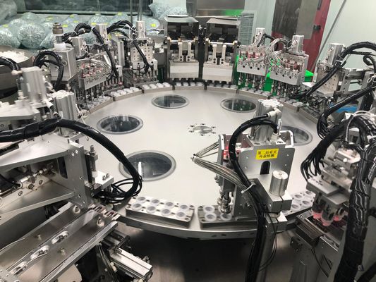 Un bon prix. Machine d'assemblage automatique pour les bouchons de perfusion avec de bonnes performances en ligne