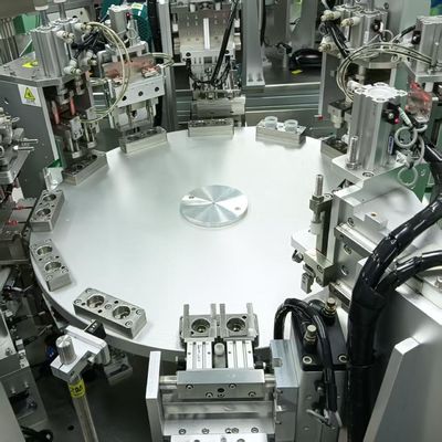 Un bon prix. La machine d'assemblage automatique de la capsule IV est une machine non standard. en ligne