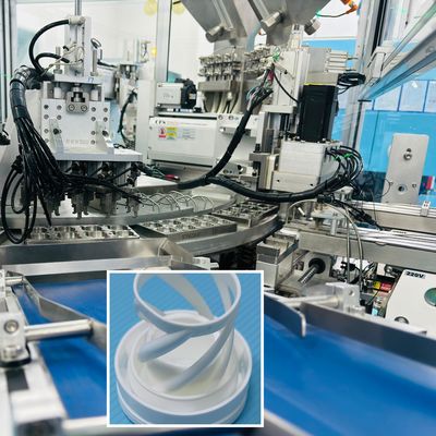 Un bon prix. Contrôle PLC de la machine d'assemblage automatique du bouchon du sécheur de ressort en ligne