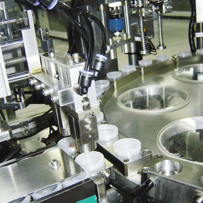 Un bon prix. High Efficiency Euro Cap Assembly Machine with 99% Qualified Rate 95% Operation Rate and Adjustable Speed en ligne
