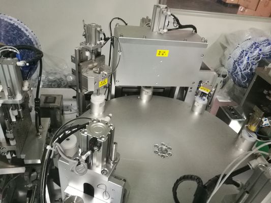 Un bon prix. Équipement automatique Machine électrique de fermeture de bouteilles 50 Hz Certificat CE en ligne