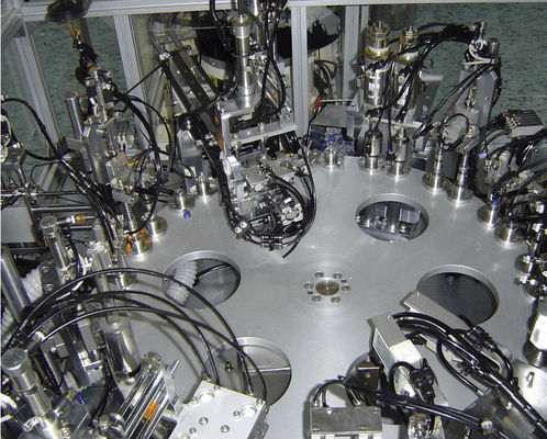 Un bon prix. Machine d'assemblage de capuchon CE Machine d'assemblage automatique de capuchon avec servomoteur en ligne