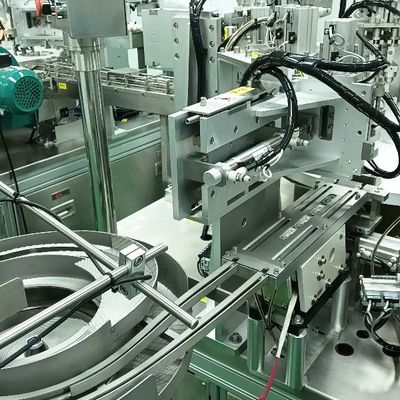 Un bon prix. La machine d'assemblage de l' eurocap est automatique 220V / 50Hz en ligne