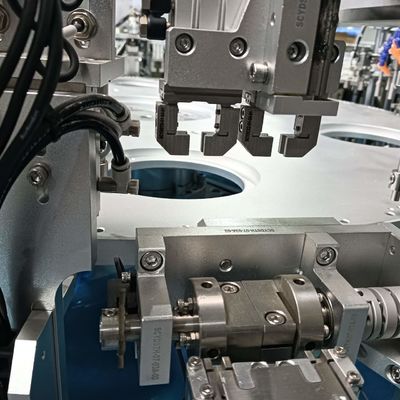 Un bon prix. Production à grande vitesse CRC Cap assemblage machine OEM automatique pour les capuchons à plusieurs pièces en ligne