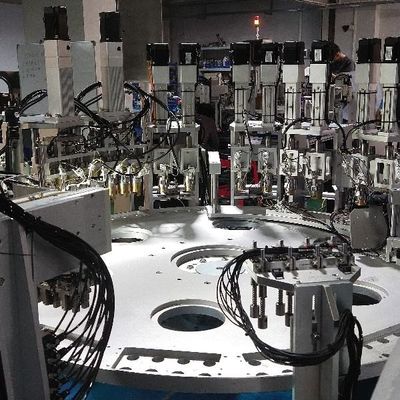 Un bon prix. Machine d'assemblage de capuchon en alliage d'aluminium 50 Hz Machine de capuchon automatique en ligne