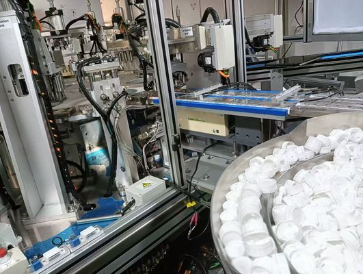 Un bon prix. Machine d'assemblage de produits de première nécessité à haut rendement avec fonction de détection en ligne