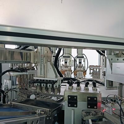 Un bon prix. Automatisation du capuchon à langue de canard actionnée par des servomotors pour un fonctionnement efficace en ligne