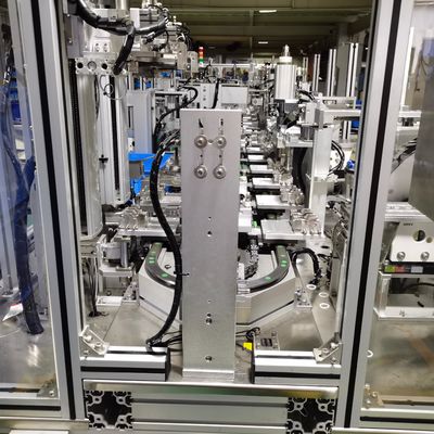 Un bon prix. Machine d'assemblage de la tête de pompe à pulvérisation à grande capacité en boucle en ligne