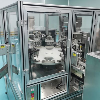Un bon prix. La machine de remplissage de bouchon de sécheur entraînée par un équipement servo a un taux de fonctionnement élevé et n'est pas facile à endommager en ligne