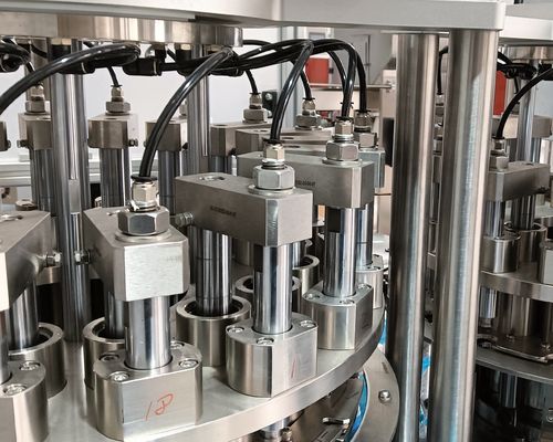 Un bon prix. La machine d'assemblage de l'acier inoxydable et de l'alliage d'aluminium Euro Cap avec source de conduite indépendante Facile entretien en ligne