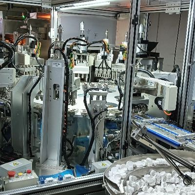 Un bon prix. Maintenance simple Opération facile Pour la machine d'assemblage de la capuche d'héli Sencan Machine personnalisée non standard en ligne