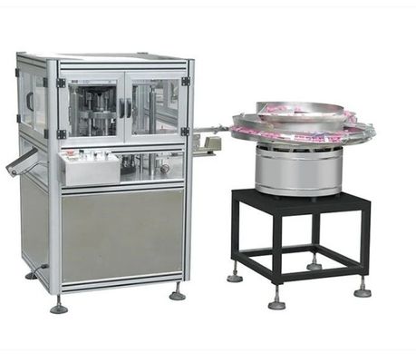 Un bon prix. Machine d'assemblage de produits de première nécessité pour la sauce soja, le vinaigre, l'huile de conditionnement, le fût, le papillon et les capuchons en ligne