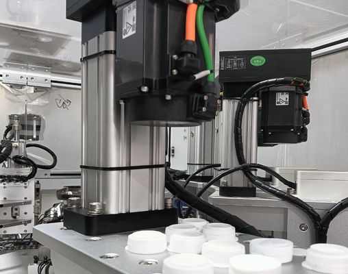 Un bon prix. Machine d'assemblage de capsules de séchage pour les produits pharmaceutiques et de santé sorties séparées pour les produits qualifiés et non qualifiés en ligne