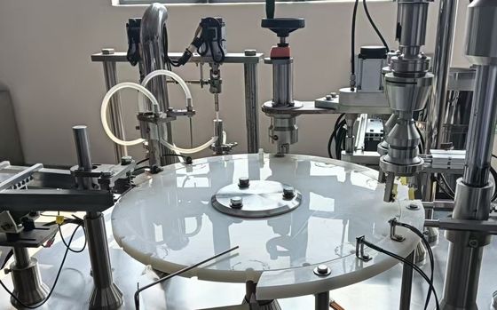 Un bon prix. 13. Former une ligne de production entièrement automatique avec cap assemblage machine machine de moulage par injection et machine de détection d'image en ligne