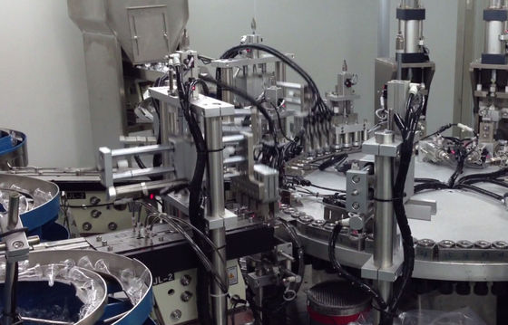 Un bon prix. Machine d'assemblage Euro Cap pour l'assemblage automatique de capsules en papier peel facile pour sacs et bouteilles de perfusion intraveineuse en ligne
