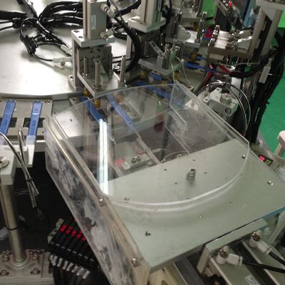 Un bon prix. La machine d'assemblage automatique à scalpel jetable peut être connectée à la machine d'emballage en une ligne, haute capacité, haut rendement en ligne