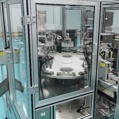Un bon prix. Vitesse de fonctionnement stable et haute précision d'assemblage Cap de séchage Gel de silice remplissage Cap d'assemblage d'étanchéité Machine avec servo-moteur et lecteur d'indexation en ligne