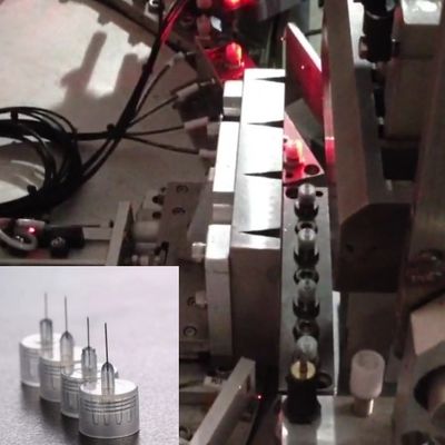 Un bon prix. Machine d'assemblage de produits médicaux avancée et personnalisable pour l'aiguille d'insuline et les aiguilles de prélèvement de sang en ligne