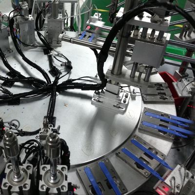 Un bon prix. Machine automatique d'assemblage de scalpel avec affichage multilingue pour un fonctionnement facile en ligne