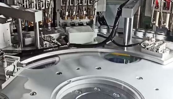 Un bon prix. 8000-15000pcs/h Vitesse de production Euro Cap Assemblage machine pour les bouchons et les fermetures en plastique à plusieurs pièces en ligne