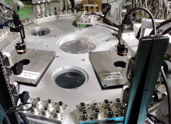 Un bon prix. Longue durée de vie Tête de soudage en alliage de titane Euro Cap Assemblage machine pour la production à grande vitesse de fermetures en ligne