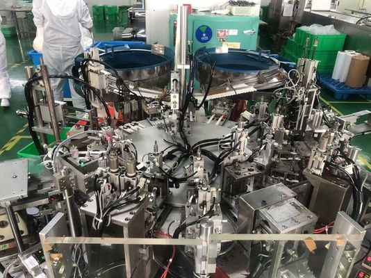 Un bon prix. Machine d'assemblage automatique à scalpel jetable reliée à une machine d'emballage en ligne de grande capacité en ligne