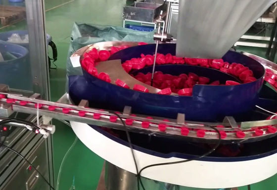 Un bon prix. Production rapide et précise de capuchons avec machine d'assemblage de nécessités quotidiennes en ligne