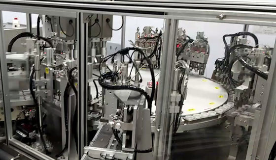 Un bon prix. Machine d'assemblage Euro Cap à haute vitesse de fonctionnement avec source d'alimentation AC380V et consommation d'énergie de 4 kW/h en ligne