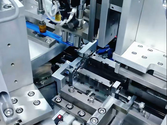 Un bon prix. Machine d'assemblage automatisée pour scalpels jetables Opération carrousel en acier inoxydable en ligne