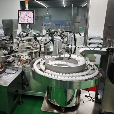 Machine d'assemblage de bouchon à anneau à traction simple contrôlée par PLC avec affichage multilingue qui est facile à utiliser