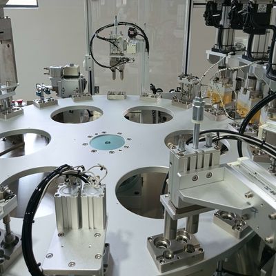 Un bon prix. Machine d'assemblage automatique pour le couvercle à l'épreuve de l'humidité contrôlée par PLC en ligne