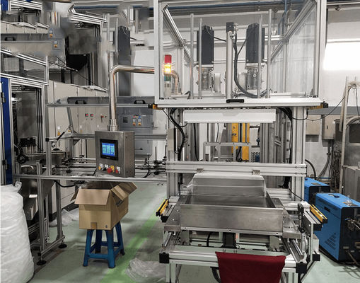 Un bon prix. Machine d'assemblage de bouteilles pour les nécessités quotidiennes avancées connectée à la machine de soufflage de bouteilles en ligne