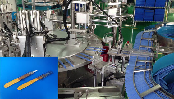 Un bon prix. Machine d'assemblage automatique de couteau chirurgical avec compte-gouttes pour perfusion en ligne