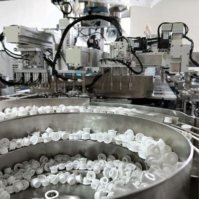 Un bon prix. Machine d'assemblage de pompe à tête automatique non standard, peut être personnalisée en fonction des produits du client. en ligne