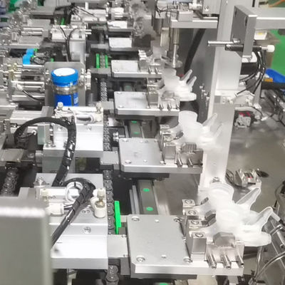 Un bon prix. La machine d'assemblage de la tête de pompe est contrôlée par un système PLC et fonctionne à l'écran tactile en ligne