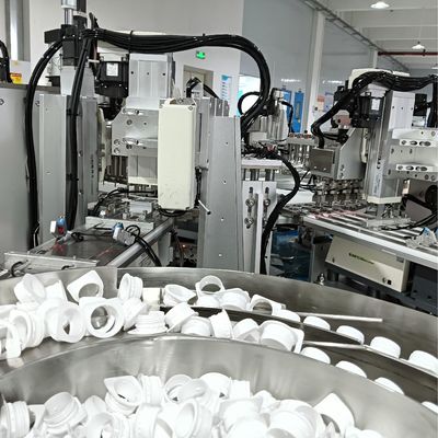 Machine d'assemblage automatique de capuche de lait avec matériau épais pas facile à endommager