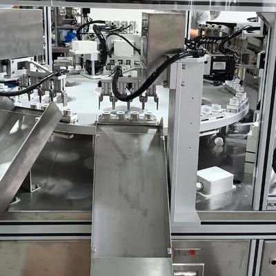Machine d'assemblage automatisée de films d'infusion pour le laminage des couvercles