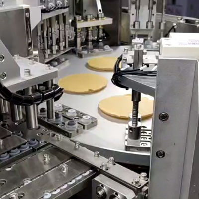 Un bon prix. Machine d'assemblage des ports d'injection et des ports de piqûre en ligne
