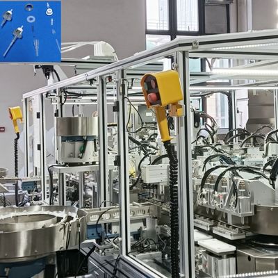 Machine d'assemblage de pulvérisateur d'eau à déclencheur de pulvérisateur Système de transport de rails coulissants linéaires Besoins quotidiens