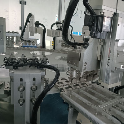 Un bon prix. Machine d'assemblage de chape d'héli avec production à haute vitesse en ligne