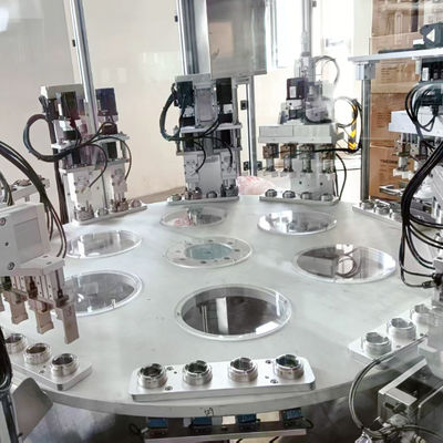 Un bon prix. Machine de montage des nécessités quotidiennes contrôlée par écran tactile PLC en ligne