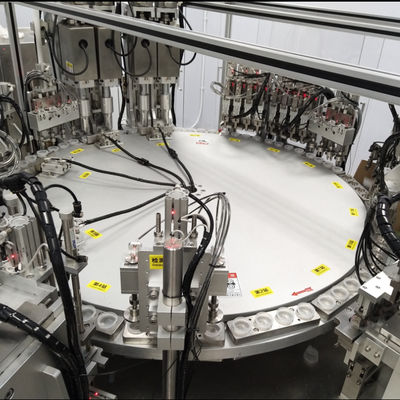 Un bon prix. Machine d'assemblage automatique de bouchons avec dimensions L3500×l3400×H1800mm et système triphasé à cinq fils pour une haute efficacité en ligne