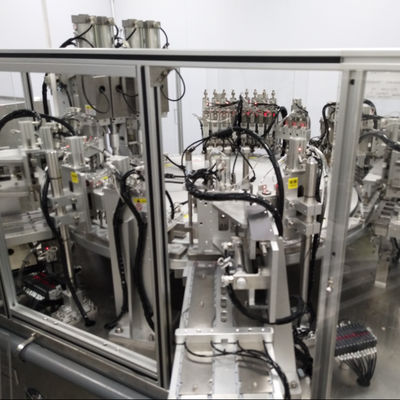 Un bon prix. Machine d'assemblage de bouchons Euro avec garantie d'un an, taux de fonctionnement de 95 % et consommation d'air de 0,3 m3/min pour l'assemblage de bouchons de perfusion en ligne